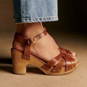 Sezane Isabelle Clogs Smooth Camel - Size 8
